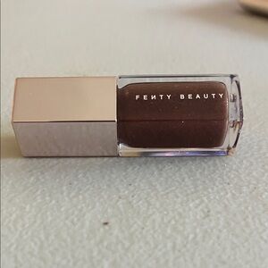 Fenty Beauty Gloss Bomb - Hot Chocolate
